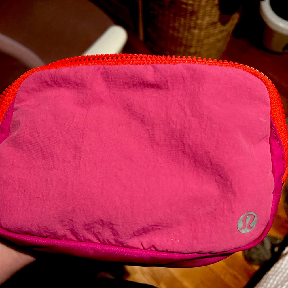 Lululemon Belt Bag OS Sonic Pink